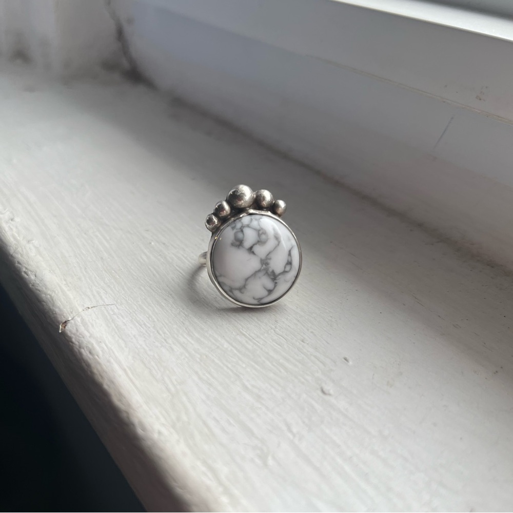 Handmade .925 Sterling Silver Ring Howlite Cabochon Size 6